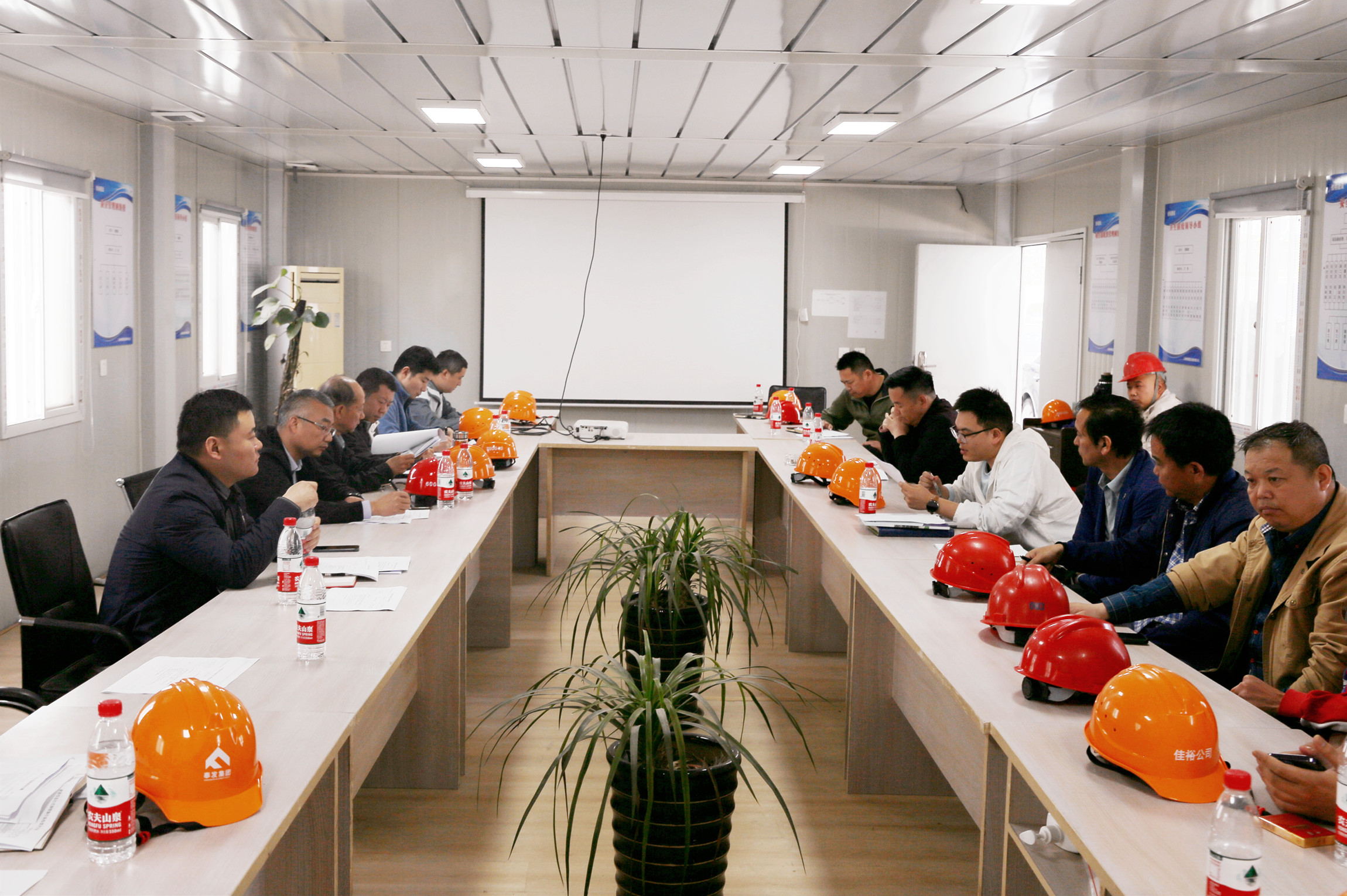 消除安全隐患 筑牢安全防线 ——城投公司开展“五一”节前安全检查